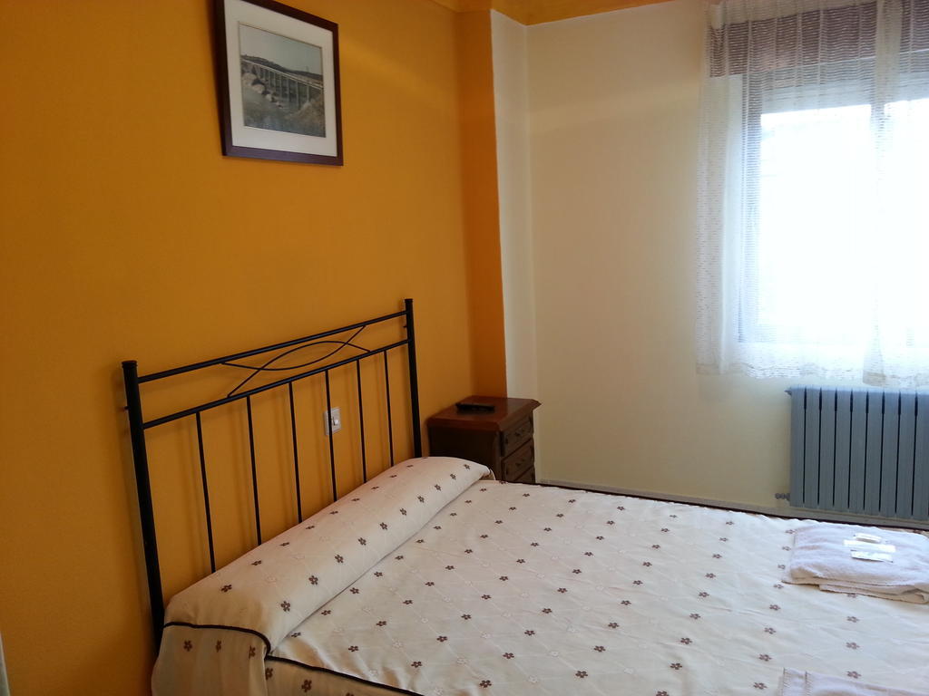Hostal Atila Ricobayo Rom bilde
